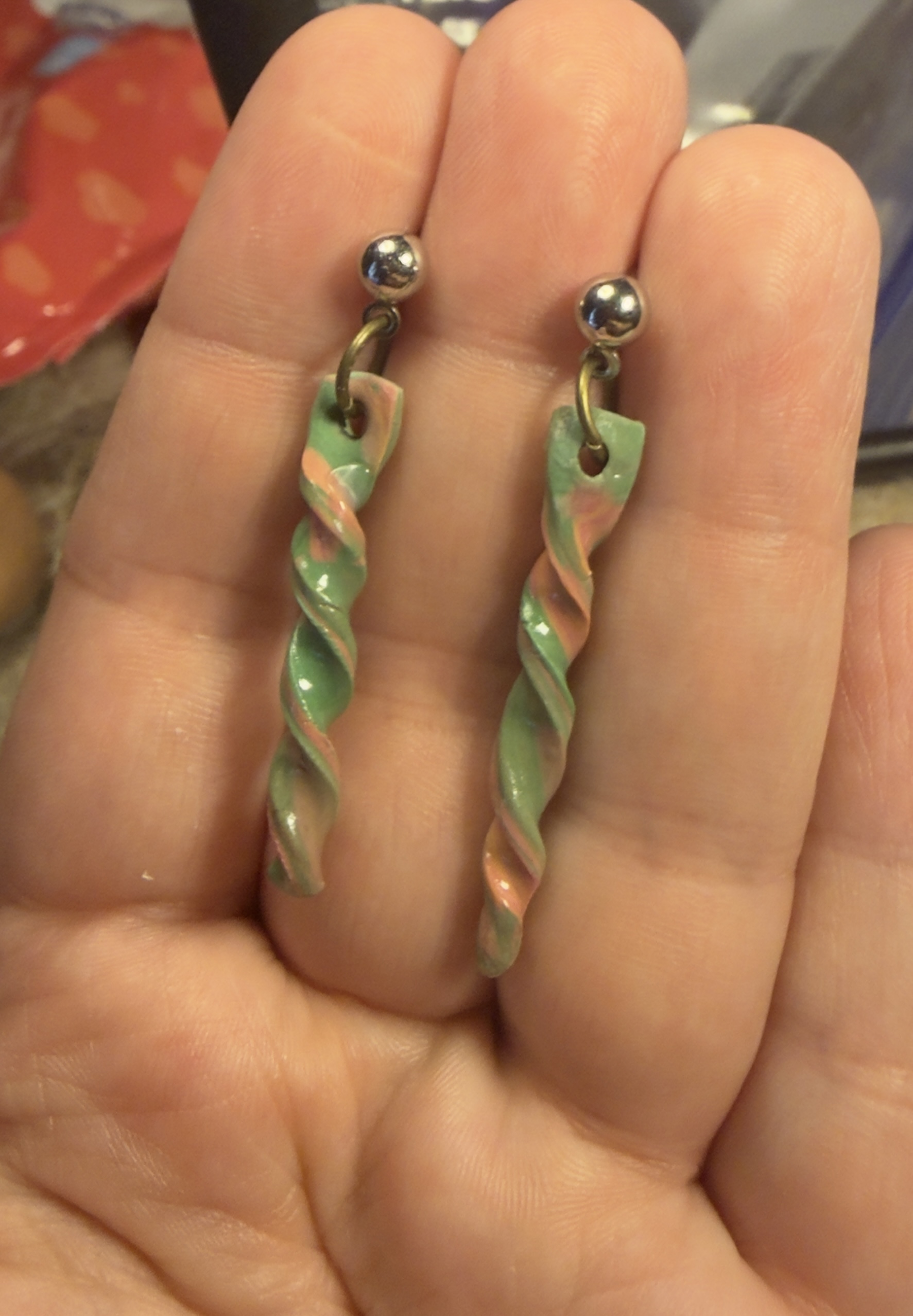 Twisted spike (pink and green)